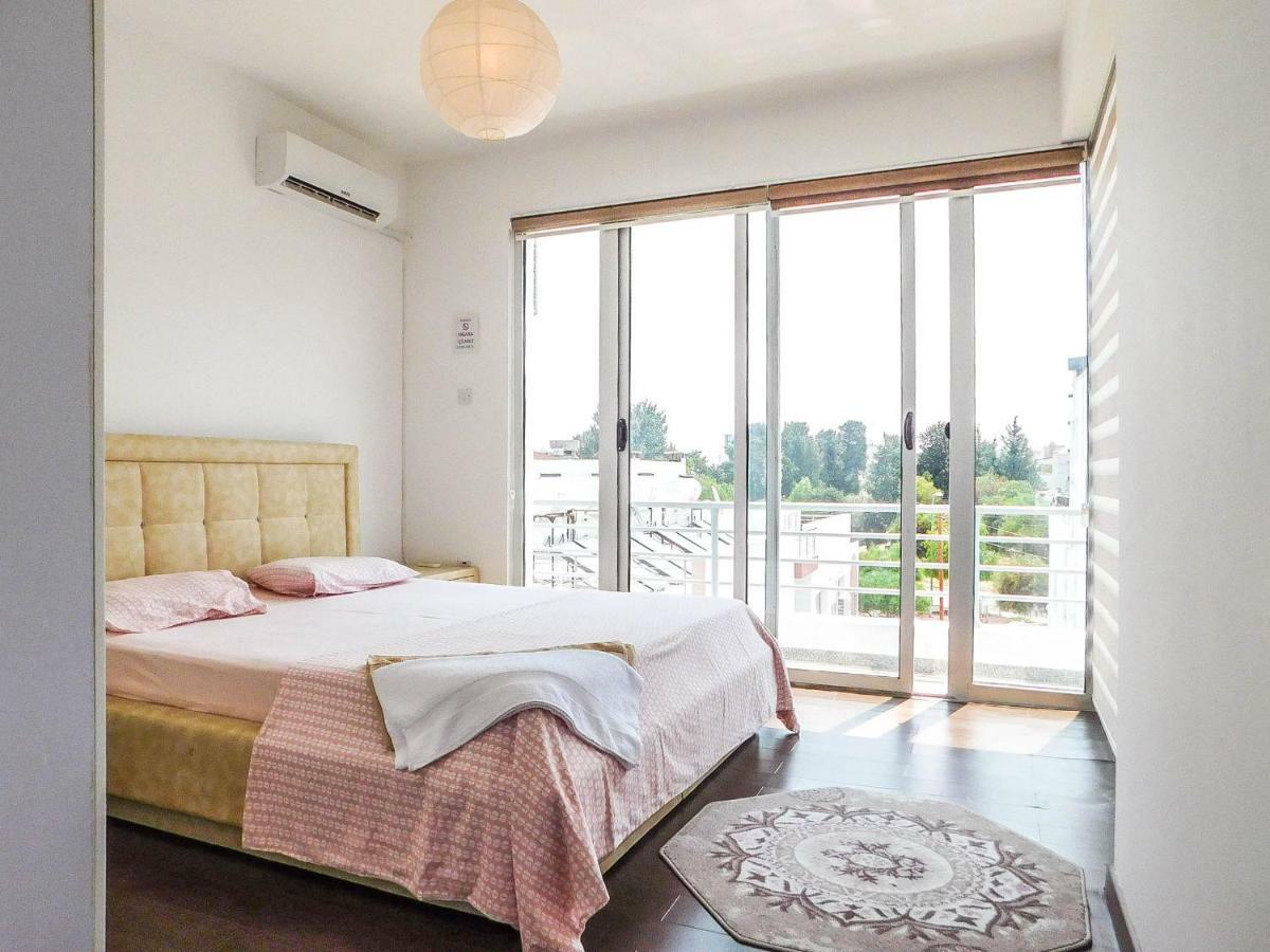 Rix Sunny Apartments Кирения Экстерьер фото